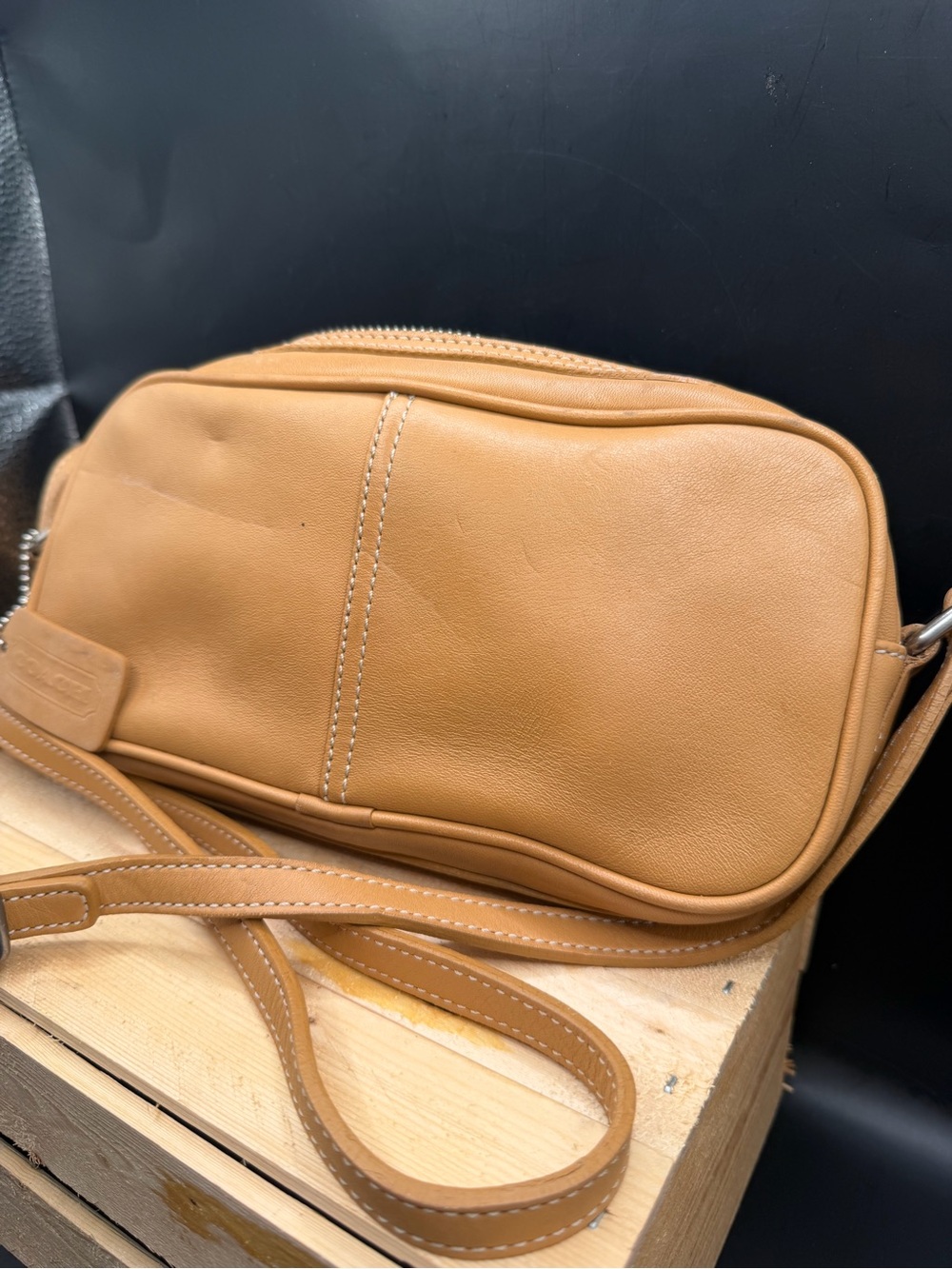 Vintage Coach M2P-9589 Tan Glove Tanned Leather Crossbody Shoulder Bag USA Era - Picture 3 of 9